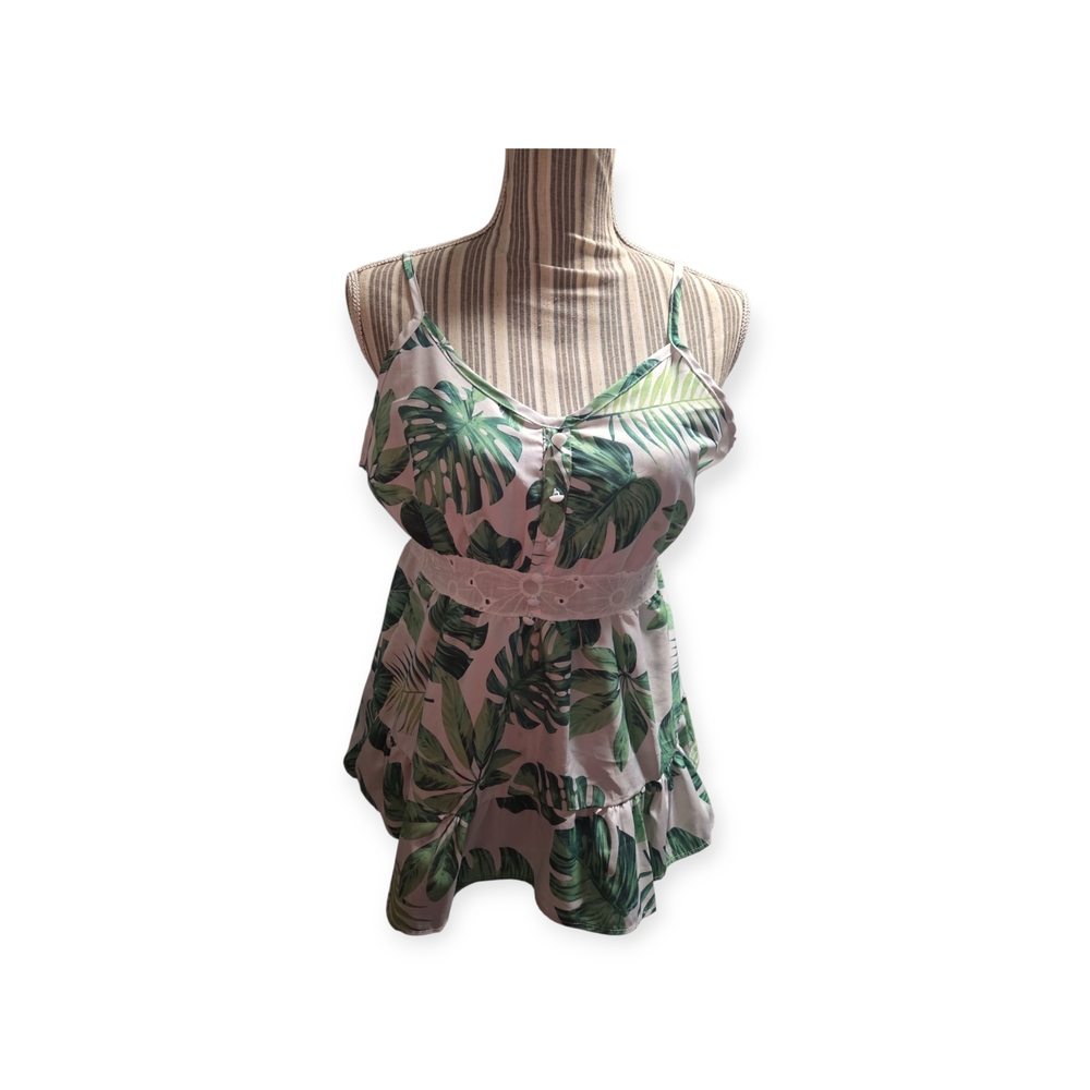 NWOT Tropical Leaf Print Sleeveless Top